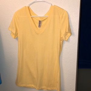🌺🌺V-neck yellow T-shirt🌺🌺